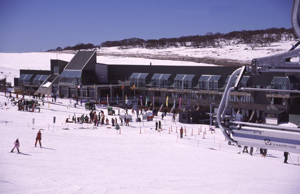 The Perisher Valley Hotel Exterior foto